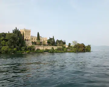 Isola del Garda mit der historischen Villa Borghese Cavazza