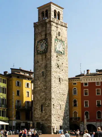 Torre Apponale in der Altstadt von Riva del Garda