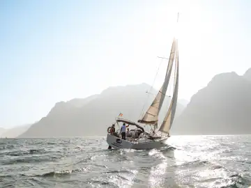 Jeanneau Sun Odyssey 349 „Maddalena“ im Abendlicht am Gardasee